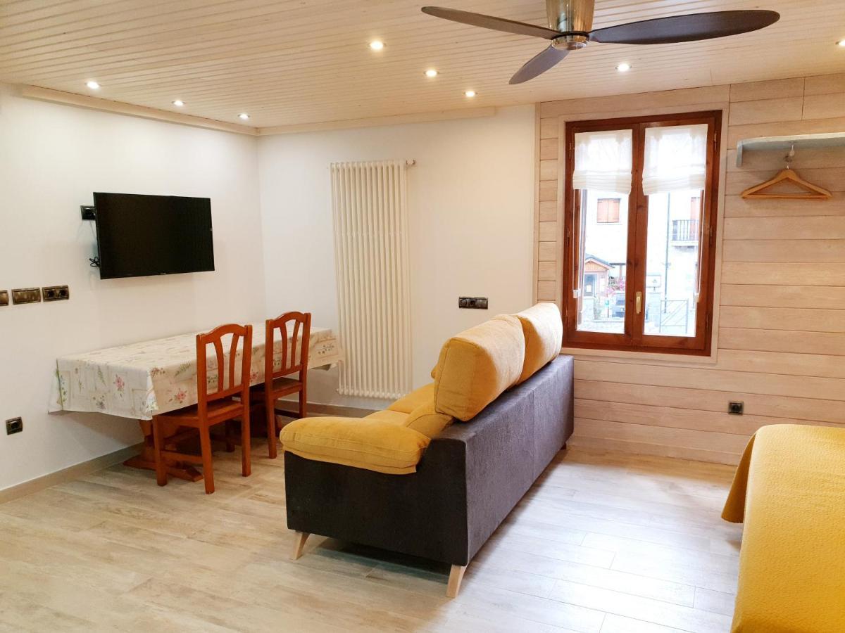 Apartamentos Casa Patro Tramacastilla de Tena Zewnętrze zdjęcie